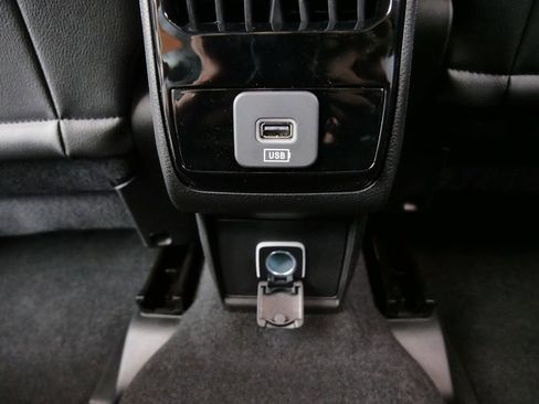 Used 2024 Jeep Compass Latitude image 29