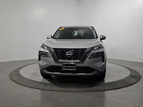 Used 2023 Nissan Rogue SV FWD image 9