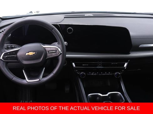 Used 2024 Chevrolet Traverse LS image 5