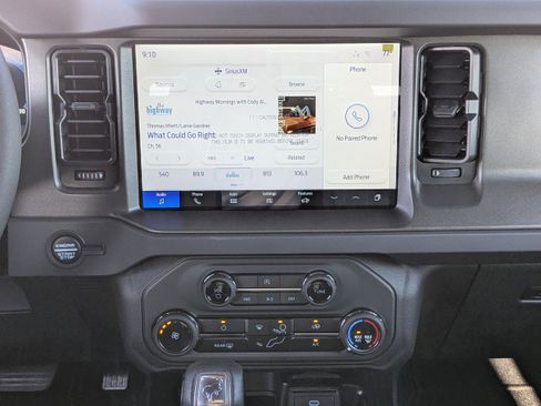 New 2025 Ford Bronco 4-Door image 17