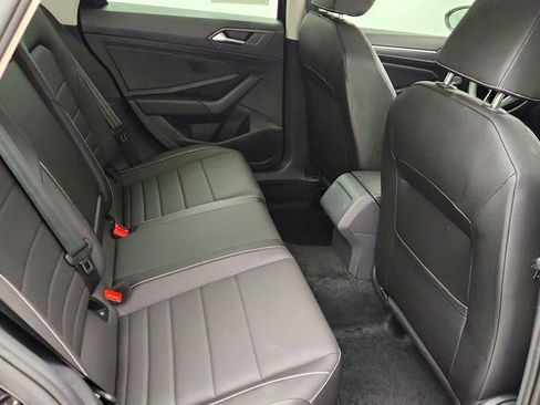 Used 2023 Volkswagen Jetta SE w/ Panoramic Sunroof Package image 22