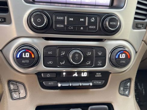 Used 2016 GMC Yukon XL SLT image 25