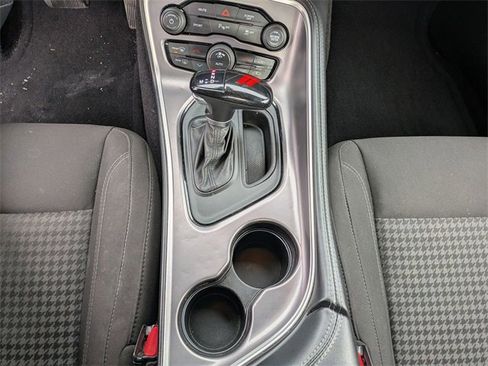 Used 2022 Dodge Challenger SXT w/ Driver Convenience Group image 17