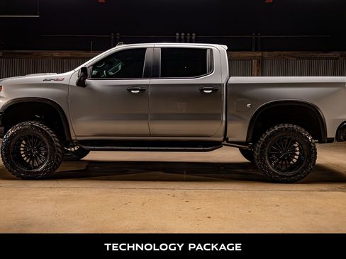 Used 2024 Chevrolet Silverado 1500 ZR2 w/ Technology Package image 6
