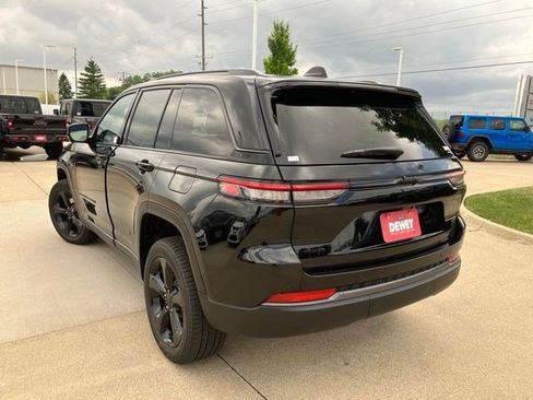 New 2026 Jeep Grand Cherokee Limited w/ Limited Altitude Package AWD/4WD image 8