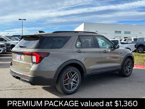 New 2026 Ford Explorer ST-Line w/ ST-Line Street Pack image 6