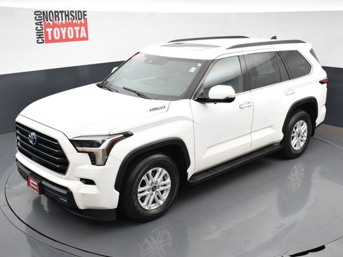 Used 2023 Toyota Sequoia SR5 w/ SR5 Premium Package image 36