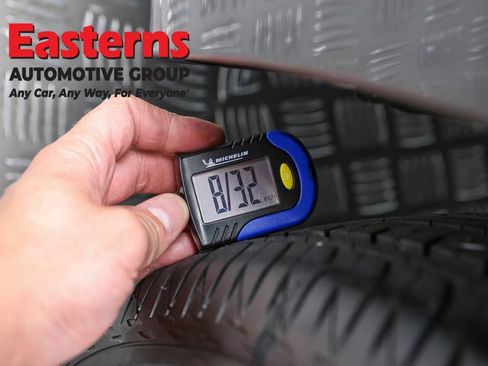 Used 2023 Chrysler Pacifica Touring-L FWD image 29