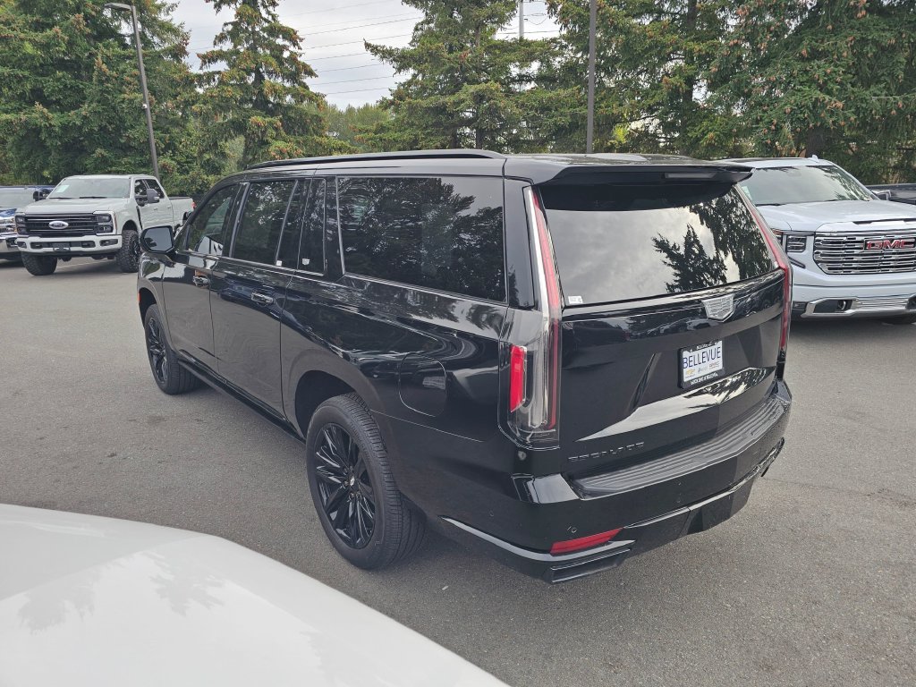 Used 2024 Cadillac Escalade ESV Sport Platinum w/ Heavy-Duty Trailer Package AWD/4WD image 5