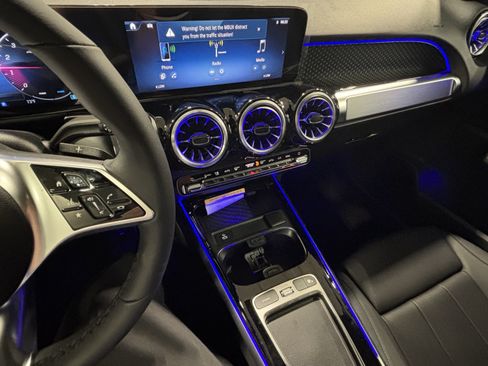 New 2026 Mercedes-Benz GLB 250 4MATIC image 19