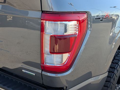 Used 2022 Ford F150 Lariat w/ Tow Technology Package image 12