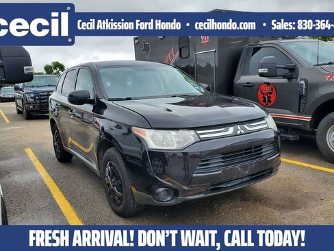 Used 2014 Mitsubishi Outlander ES FWD image 1
