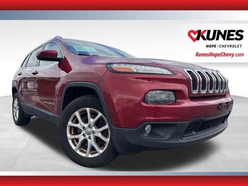 Used 2017 Jeep Cherokee Latitude w/ Cold Weather Group image 1