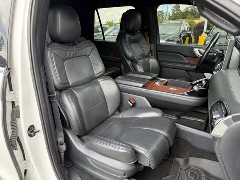 Used 2023 Lincoln Navigator L Reserve RWD image 35