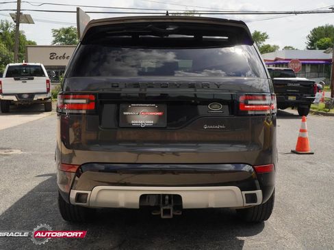 Used 2020 Land Rover Discovery Landmark AWD/4WD image 6