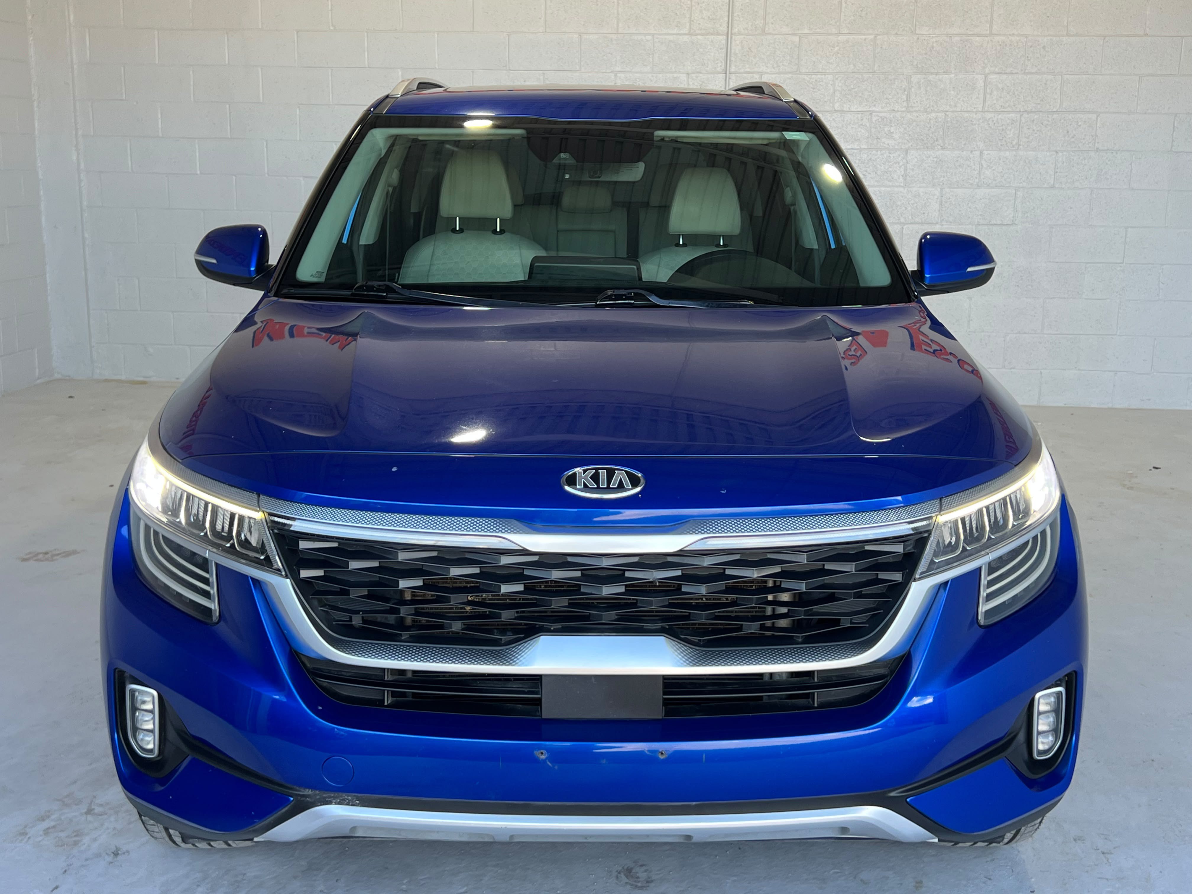 Used 2021 Kia Seltos SX w/ SX Sunroof Package AWD/4WD image 9