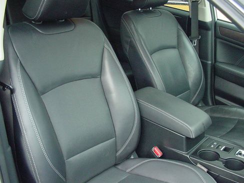 Used 2018 Subaru Outback 2.5i Limited image 30