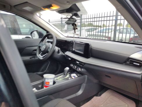 Used 2025 Nissan Kicks S FWD image 3