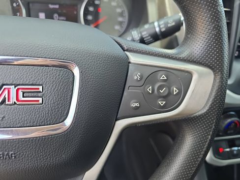 Used 2022 GMC Acadia SLE w/ Driver Convenience Package FWD image 19
