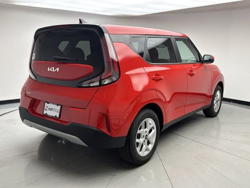 Used 2025 Kia Soul LX w/ LX Technology Package FWD image 5