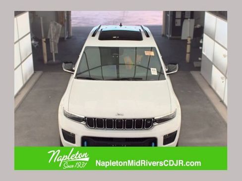 Used 2023 Jeep Grand Cherokee Overland w/ Advanced Protech Group III AWD/4WD image 1