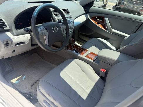 Used 2010 Toyota Camry XLE FWD image 23
