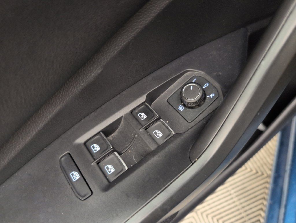 Used 2021 Volkswagen Jetta SEL FWD image 32