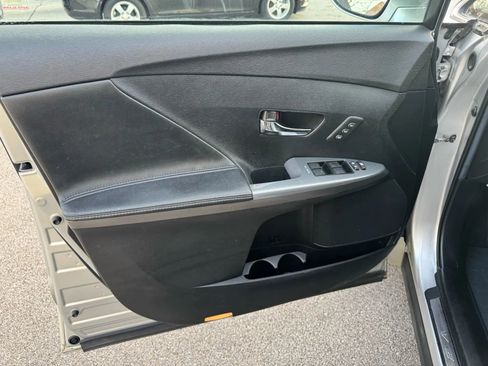 Used 2013 Toyota Venza XLE image 14