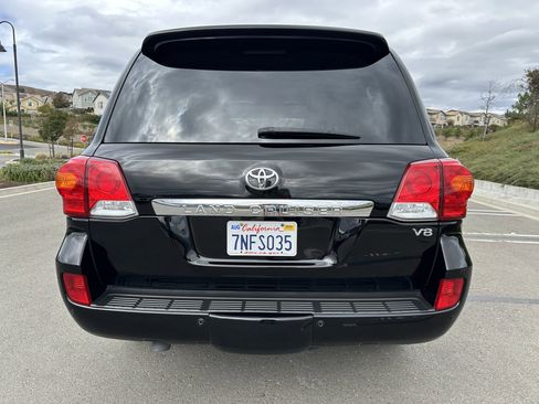 Used 2015 Toyota Land Cruiser image 8