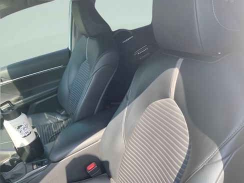 Used 2021 Toyota Camry SE AWD/4WD image 16