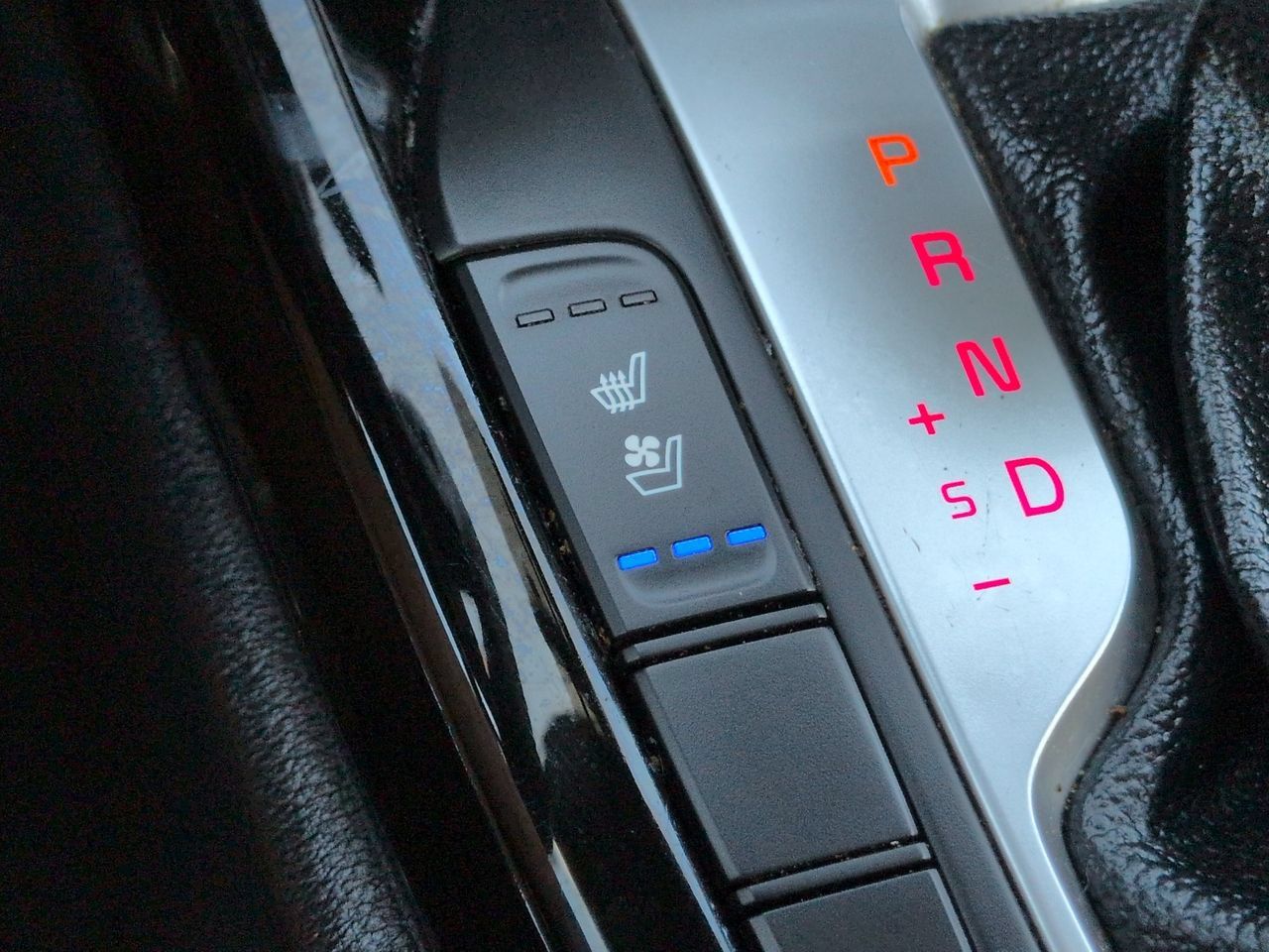 Used 2024 Kia Forte GT-Line w/ GT-Line Premium Package FWD image 23