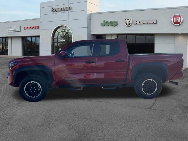 Used 2025 Toyota Tacoma TRD Off-Road AWD/4WD image 4