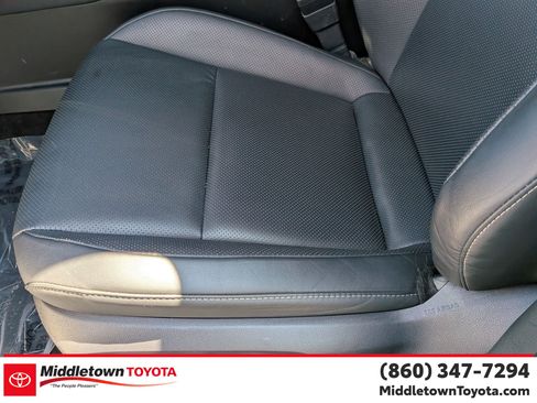 Certified 2025 Toyota Crown AWD/4WD image 14