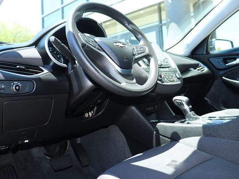 Used 2022 Chevrolet Malibu LT image 40