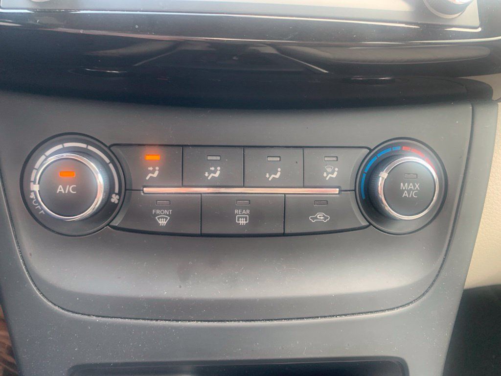 Used 2017 Nissan Sentra SV w/ Driver's Assist Package FWD image 17
