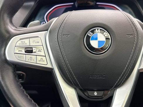 Used 2022 BMW X7 xDrive40i w/ Premium Package AWD/4WD image 11