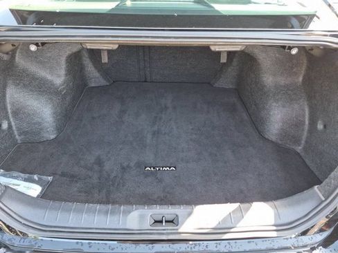 Used 2025 Nissan Altima 2.5 SV FWD image 27