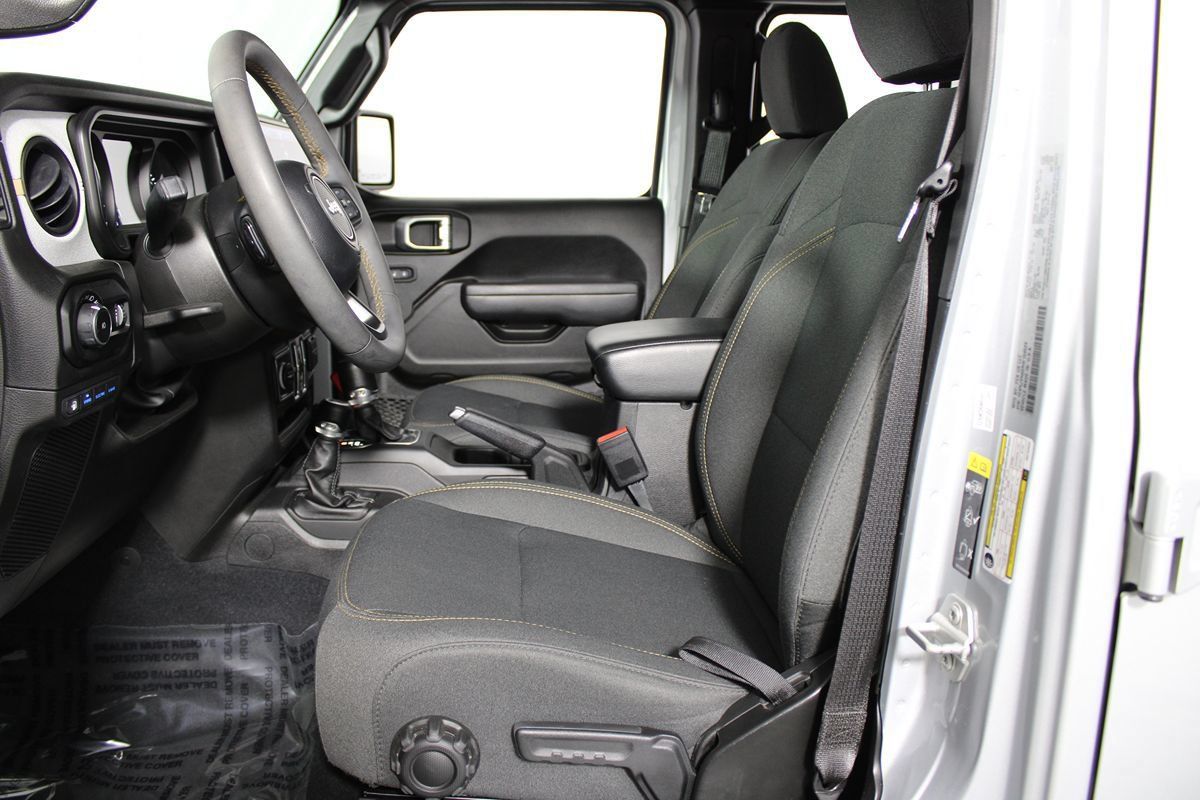 Used 2024 Jeep Wrangler Unlimited AWD/4WD image 9