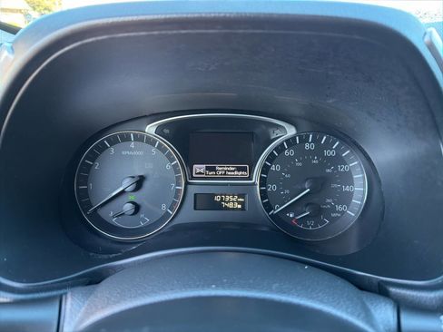 Used 2015 Nissan Pathfinder S image 26