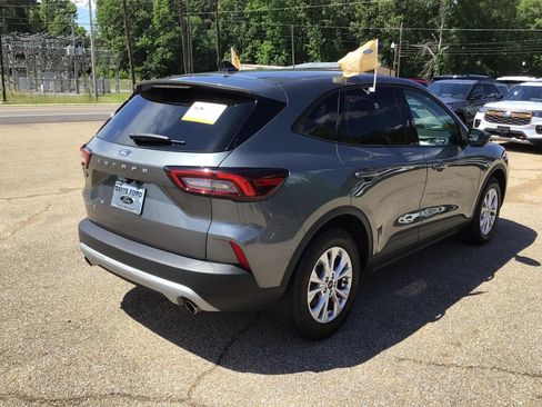Certified 2025 Ford Escape Active FWD image 8