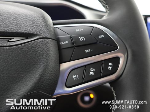 New 2027 Chrysler Pacifica Select AWD/4WD image 15