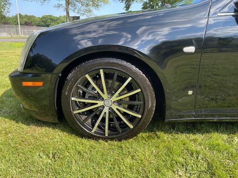 Used 2006 Cadillac STS V8 w/ Preferred Equipment Group RWD image 32