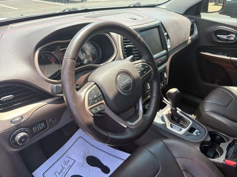 Used 2016 Jeep Cherokee Trailhawk w/ Comfort/Convenience Group AWD/4WD image 30