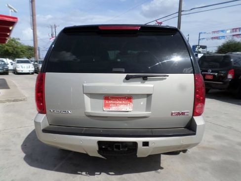 Used 2007 GMC Yukon SLT w/ SLT Preferred Equipment Group image 6