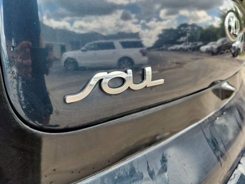 Used 2017 Kia Soul + w/ Audio Package FWD image 13