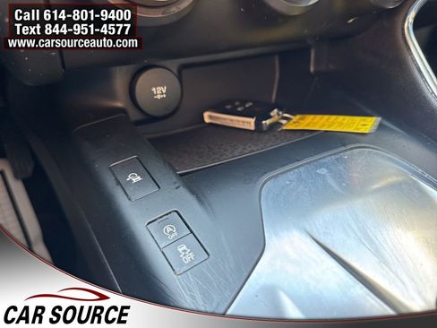 Used 2020 Jaguar E-PACE image 28