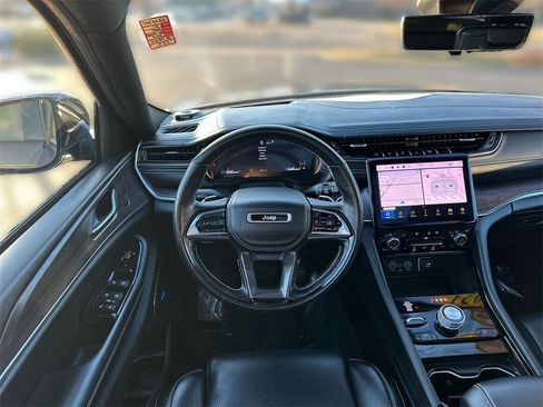 Used 2021 Jeep Grand Cherokee L Overland w/ Advanced Protech Group III image 12