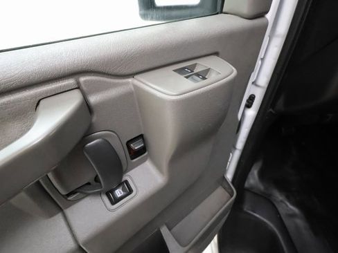 Used 2019 Chevrolet Express 3500 w/ Power Convenience Package image 8