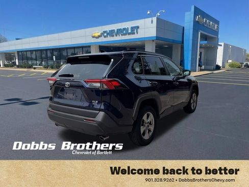 Used 2025 Toyota RAV4 XLE AWD/4WD image 8
