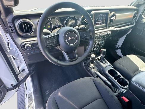 Used 2023 Jeep Wrangler Unlimited w/ Cold Weather Group AWD/4WD image 10